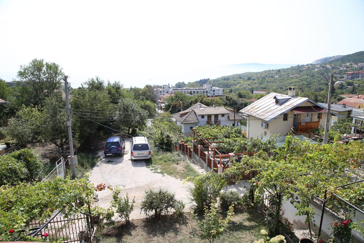 Popov Guest House Балчик Екстер'єр фото